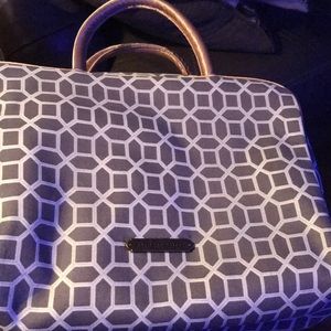 FREE WITH MAKEUP PURCHASE $25+